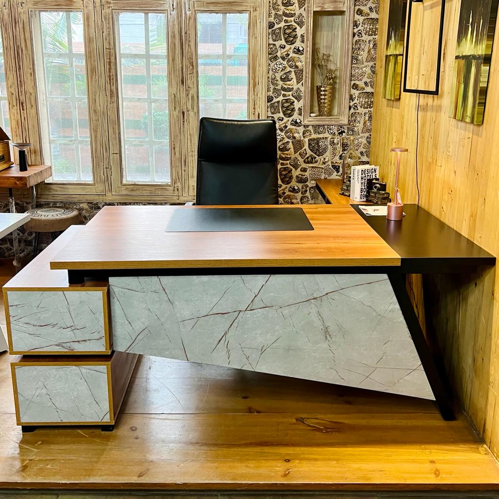 Abstract Design Executive Table ET002